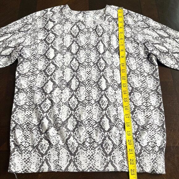 Minnie Rose Black White Snake Print Cotton Cashmere Sweater Size M Crewneck - Picture 7 of 8